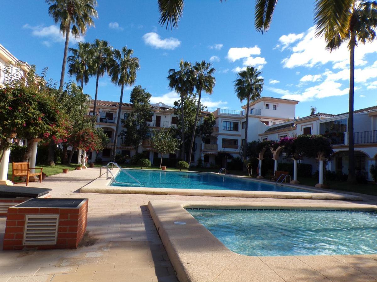 Planta Baja Con Porche Y Piscina, Cerca Del Mar Leilighet Denia Eksteriør bilde